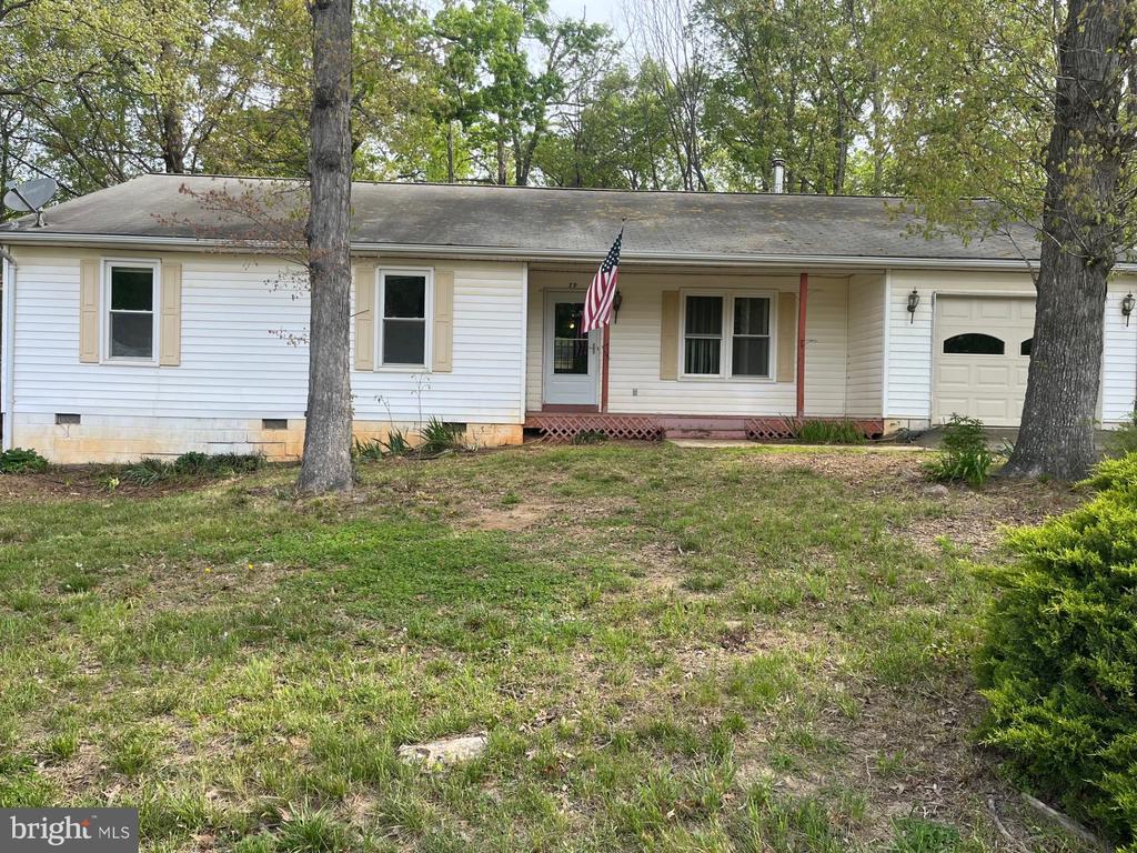 39 HIDDEN LAKE DRIVE
