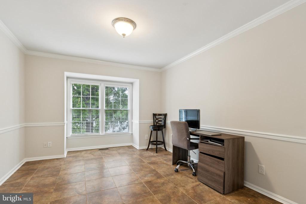 6 BANKSTON COURT