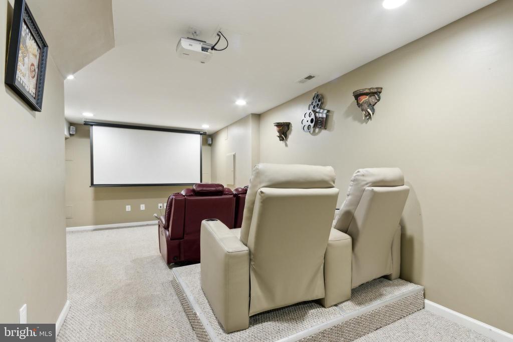 6 BANKSTON COURT
