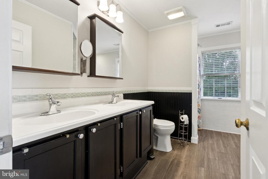 6 BANKSTON COURT