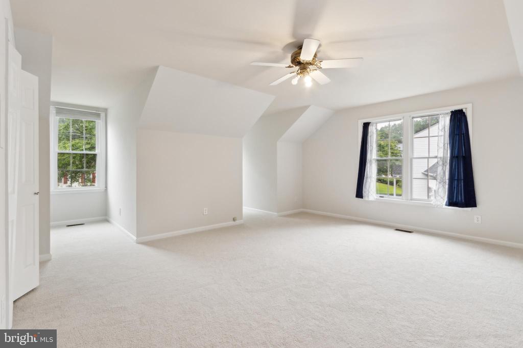 6 BANKSTON COURT