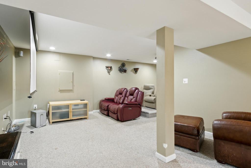 6 BANKSTON COURT