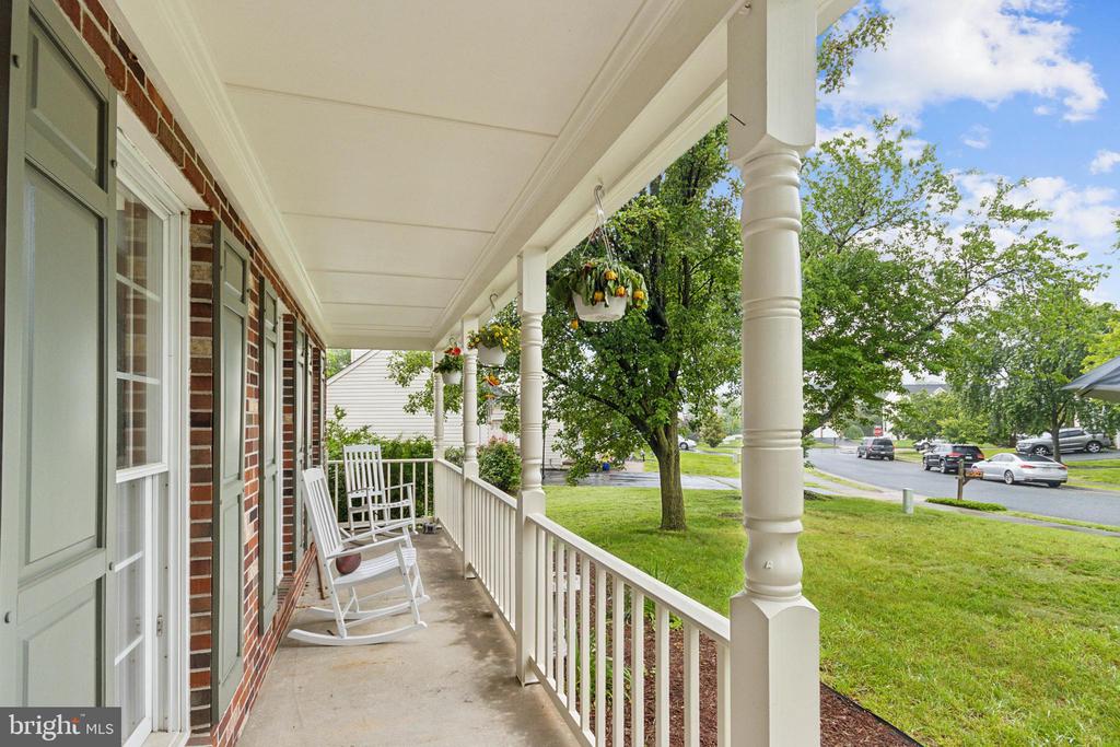 6 BANKSTON COURT