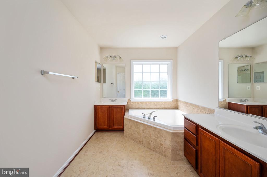 104 REGATTA LANE