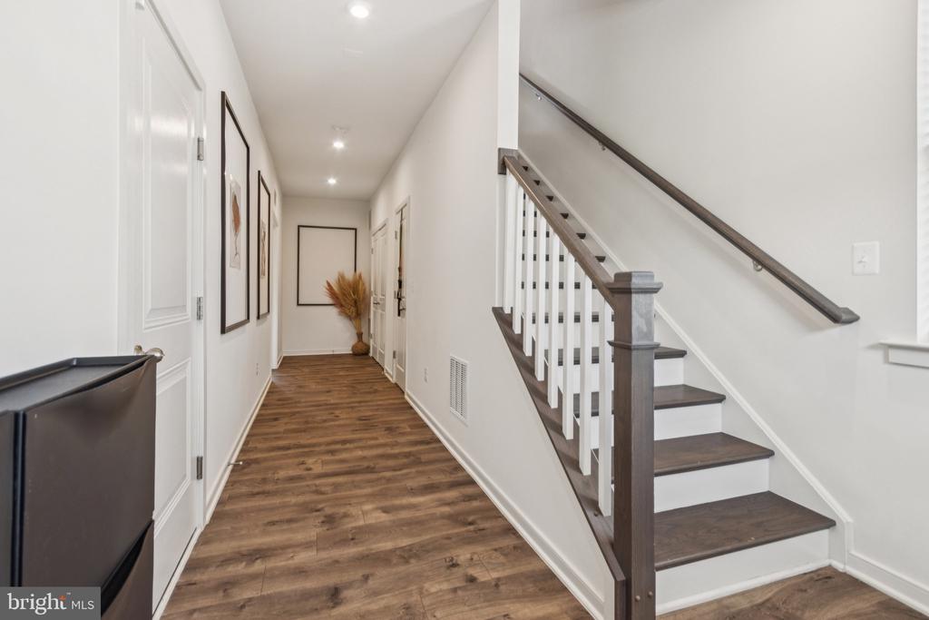 400 HONEYBERRY LANE