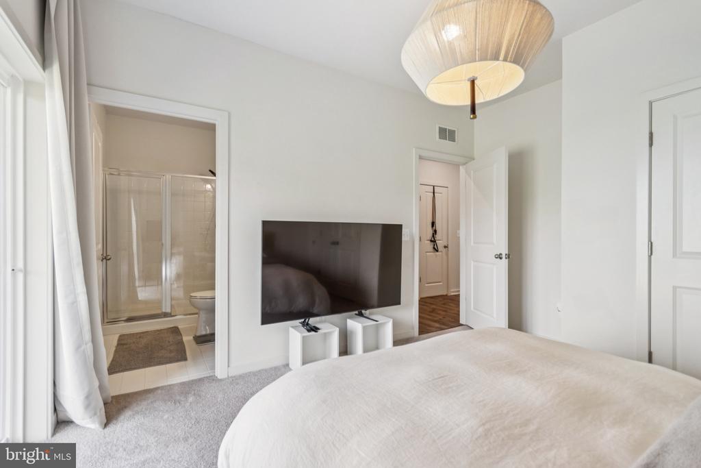 400 HONEYBERRY LANE
