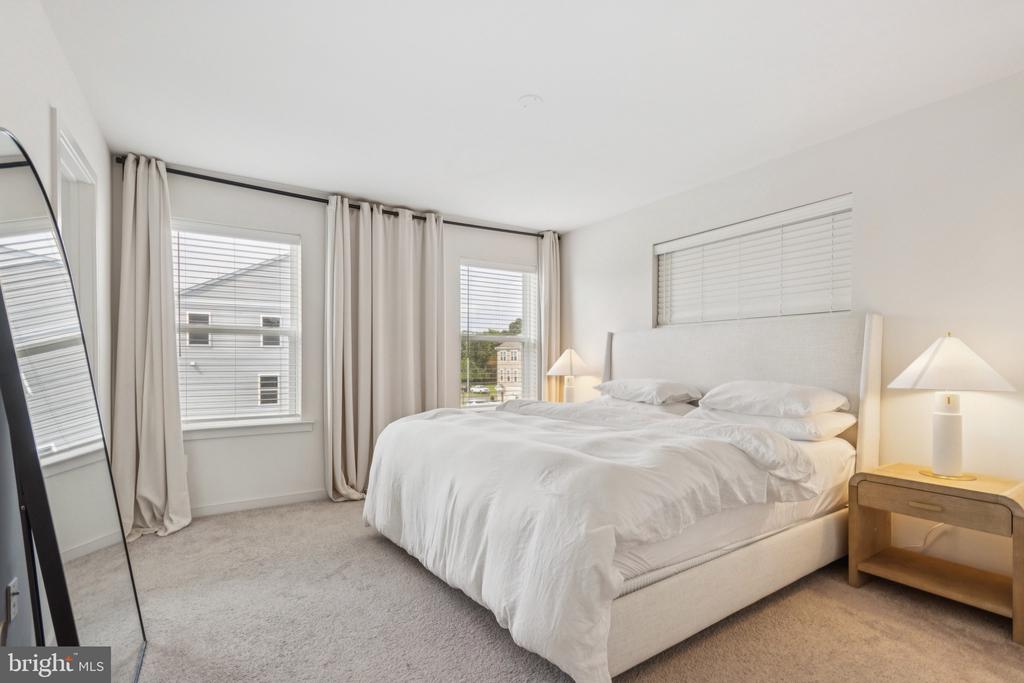 400 HONEYBERRY LANE