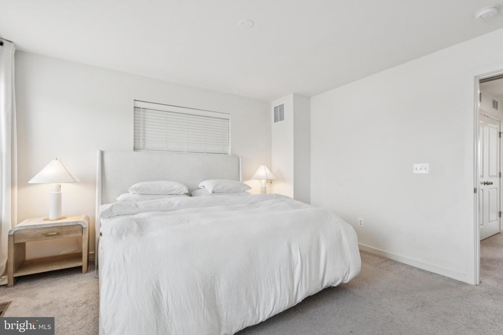 400 HONEYBERRY LANE