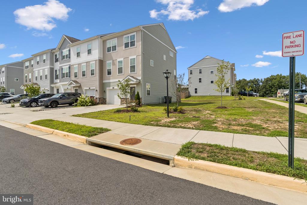 400 HONEYBERRY LANE