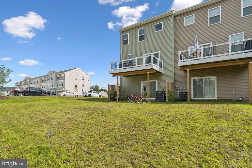 400 HONEYBERRY LANE