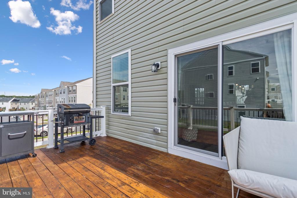 400 HONEYBERRY LANE