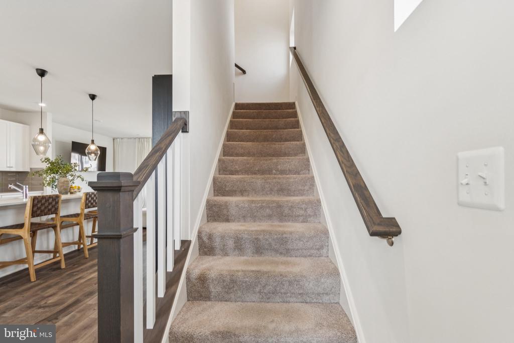 400 HONEYBERRY LANE