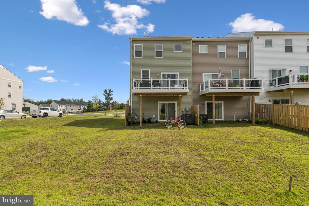 400 HONEYBERRY LANE