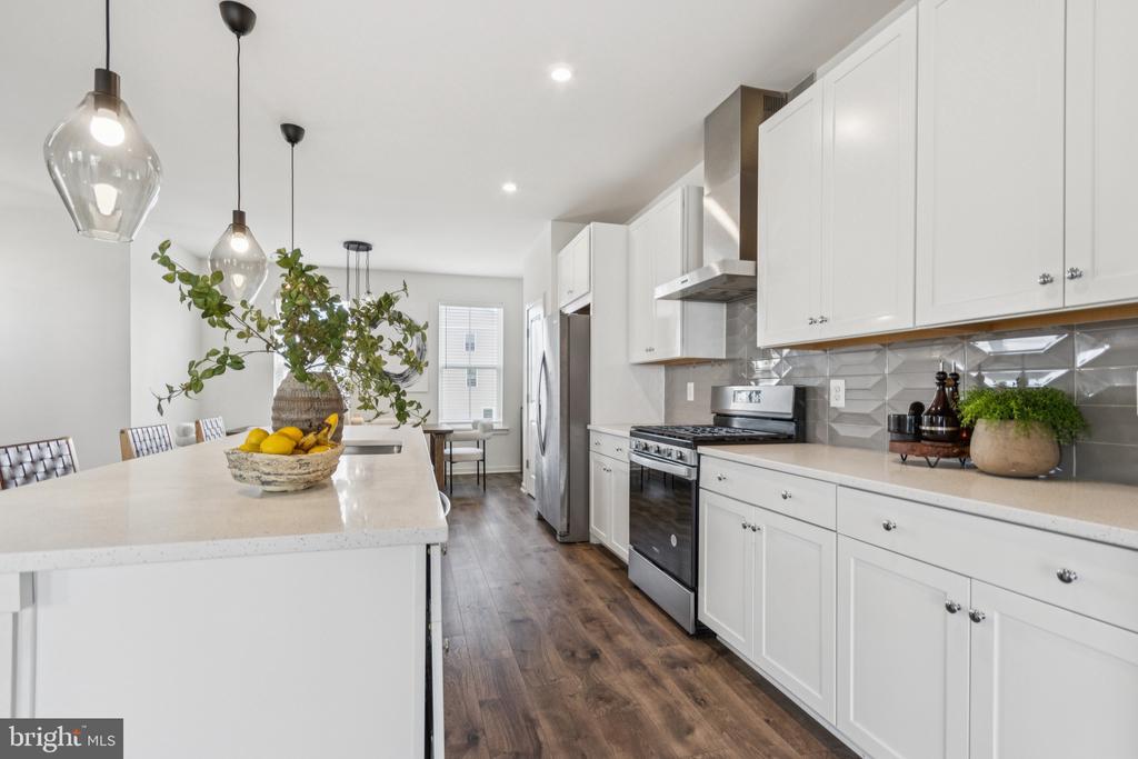 400 HONEYBERRY LANE