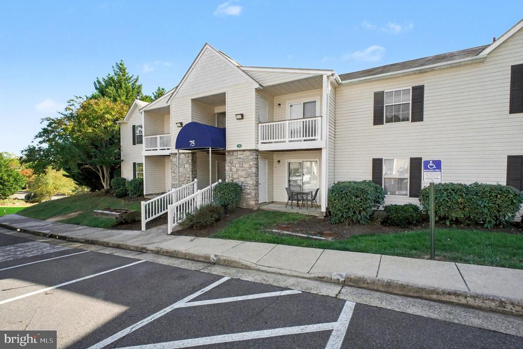 75 RED MAPLE COURT