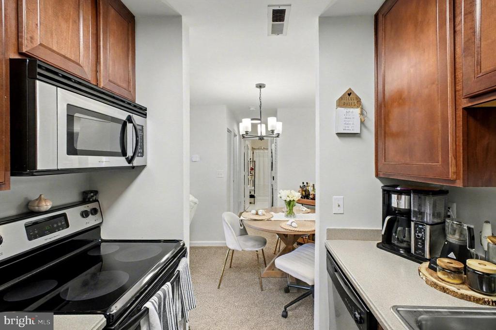 75 RED MAPLE COURT