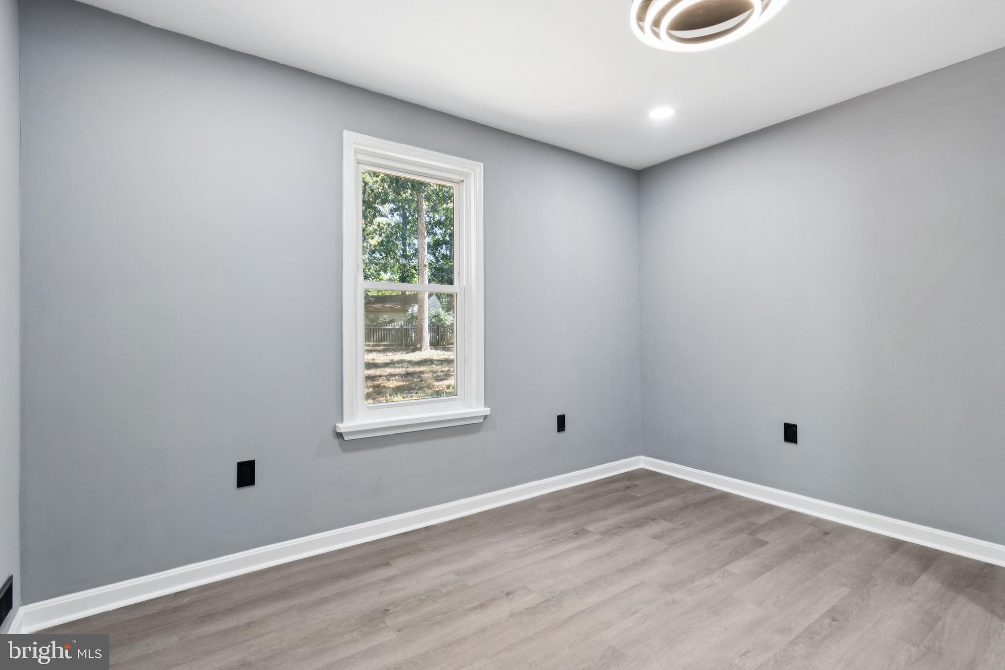 39 HIDDEN LAKE DRIVE