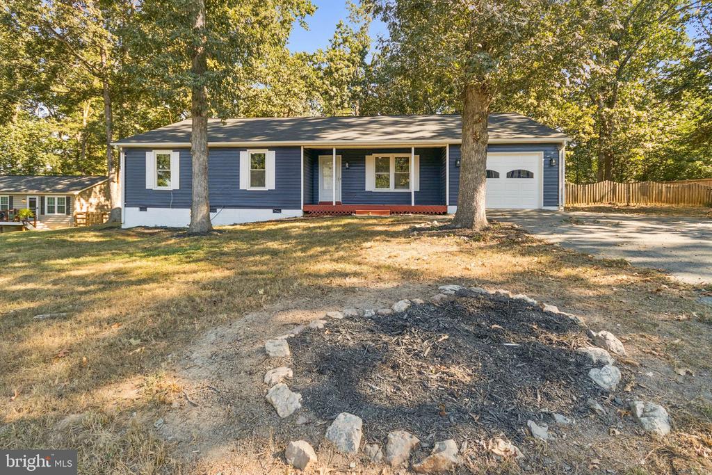 39 HIDDEN LAKE DRIVE
