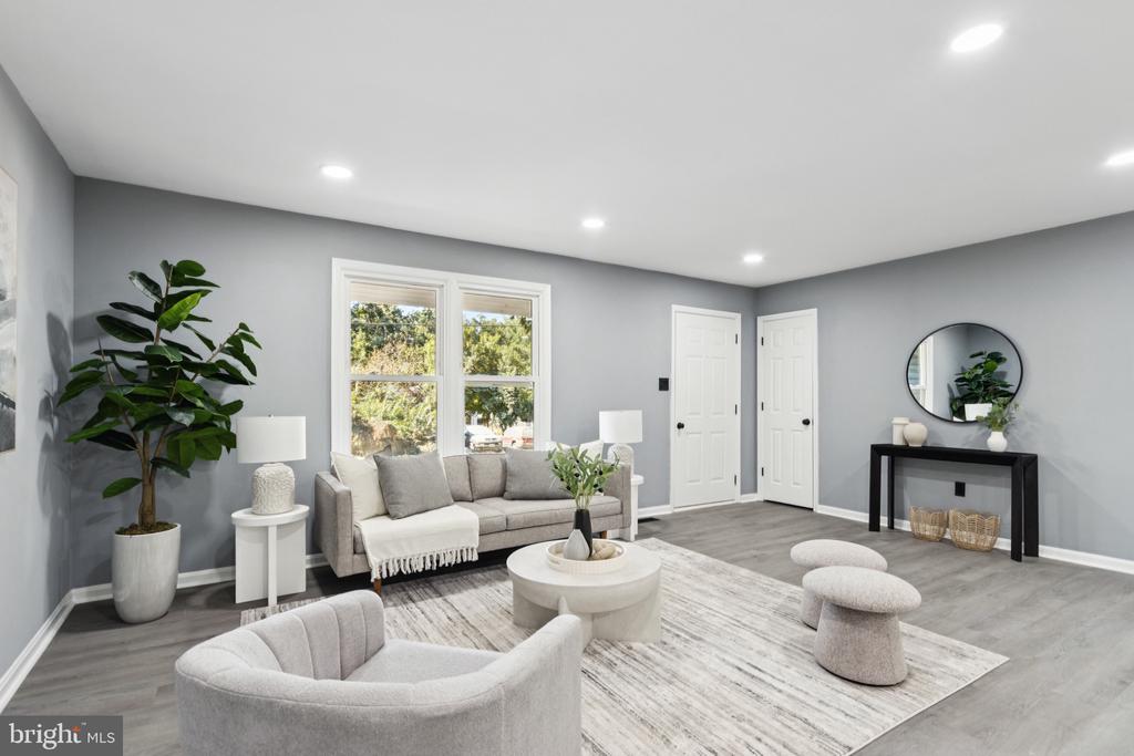 39 HIDDEN LAKE DRIVE