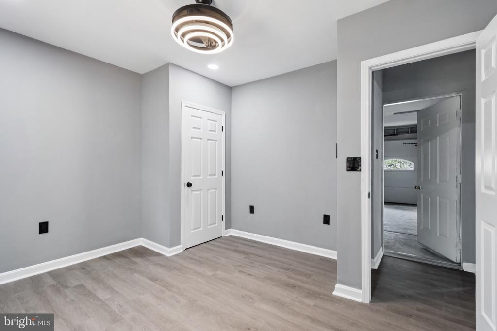 39 HIDDEN LAKE DRIVE