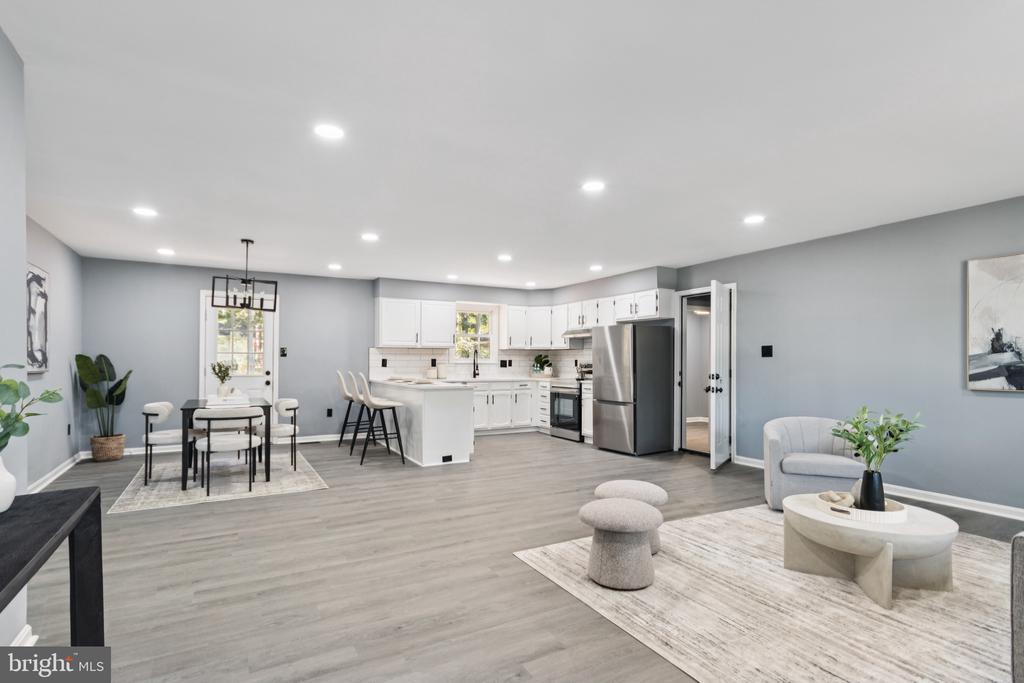 39 HIDDEN LAKE DRIVE