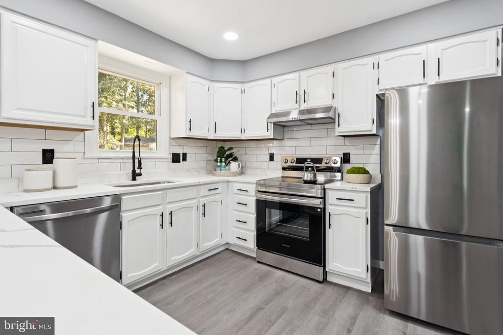 39 HIDDEN LAKE DRIVE