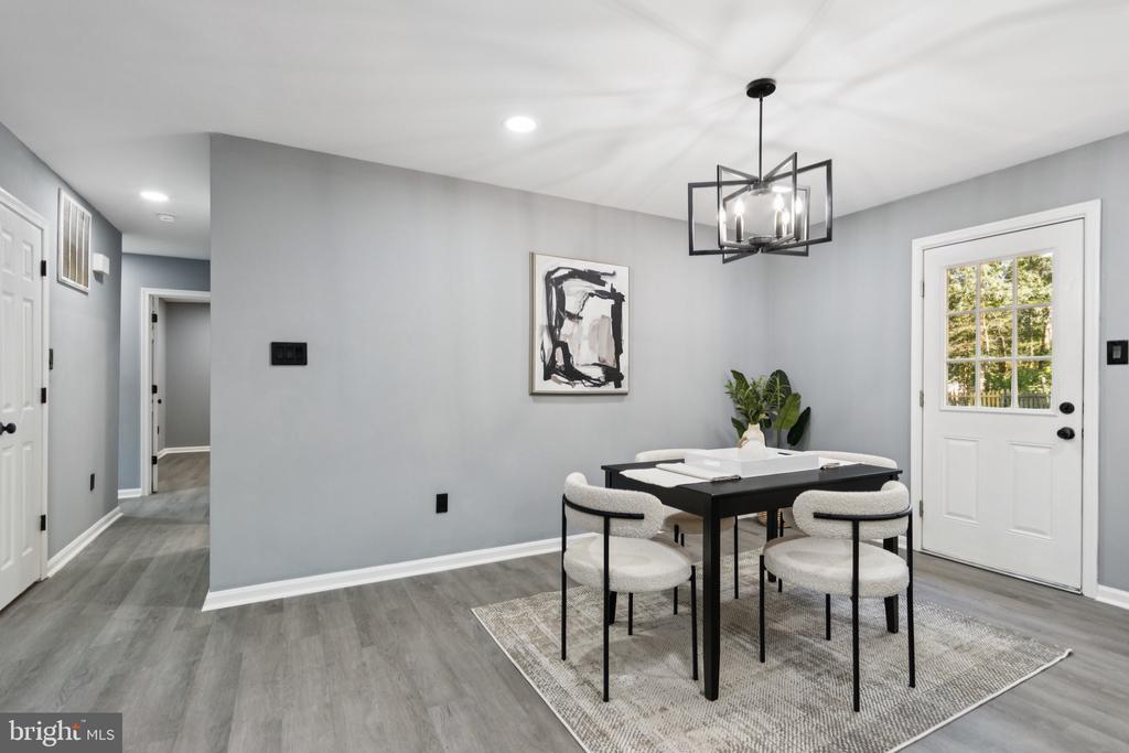 39 HIDDEN LAKE DRIVE