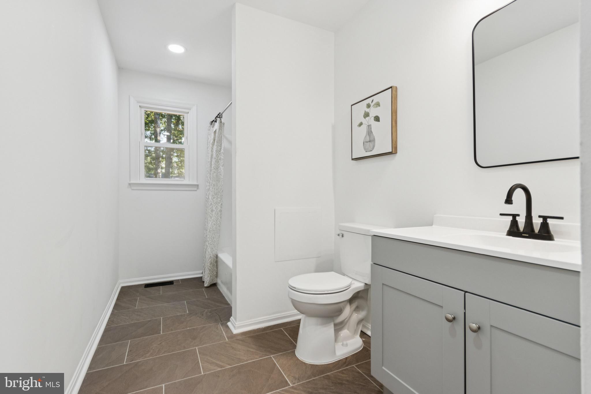 39 HIDDEN LAKE DRIVE