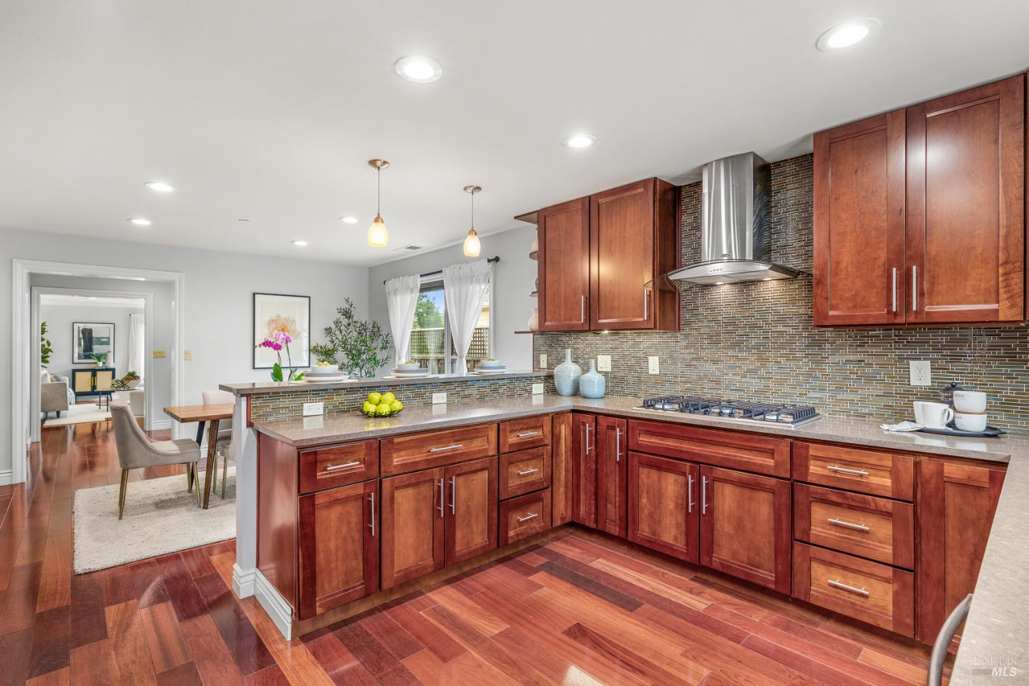 16 Washington Avenue