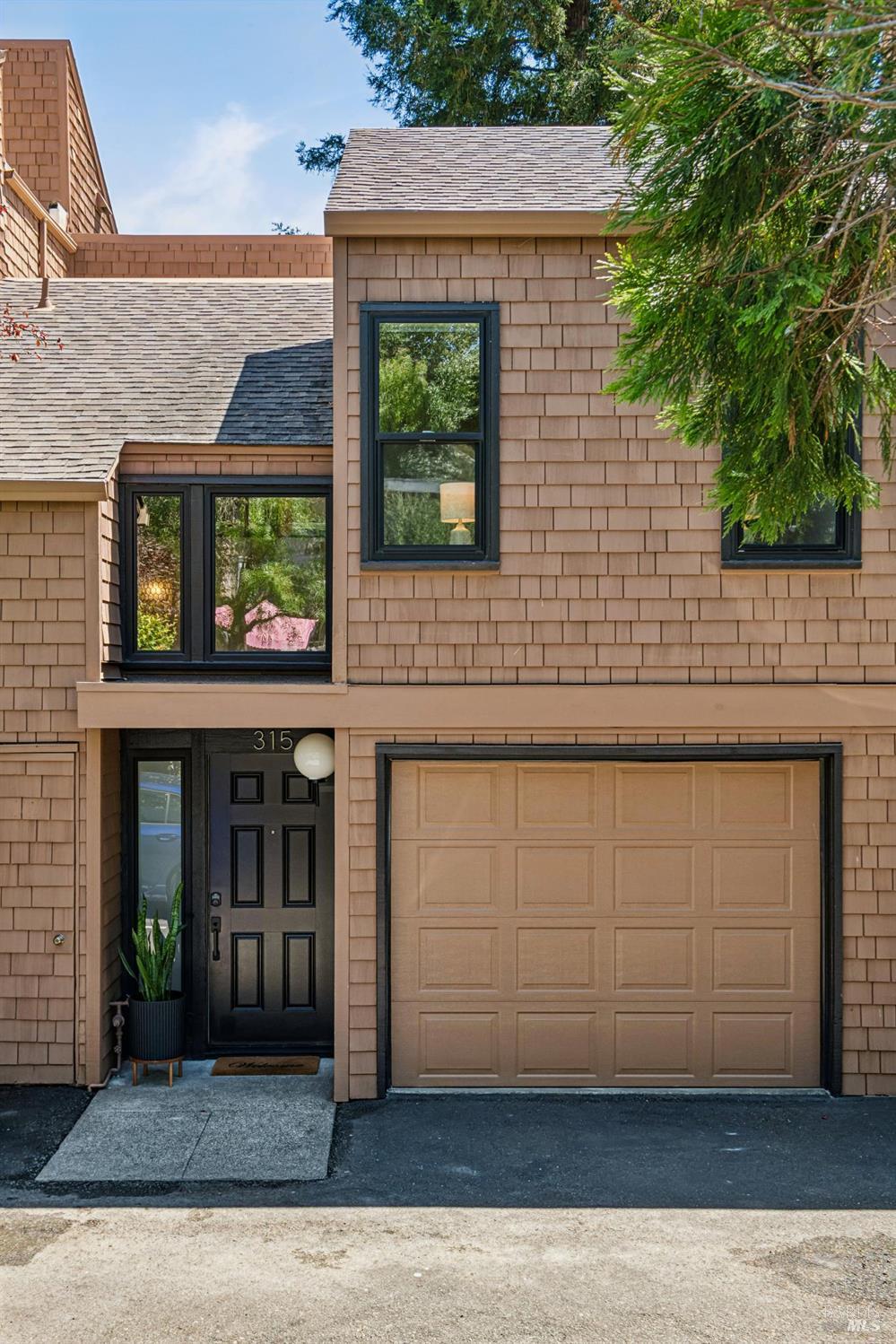 315 Springside Way