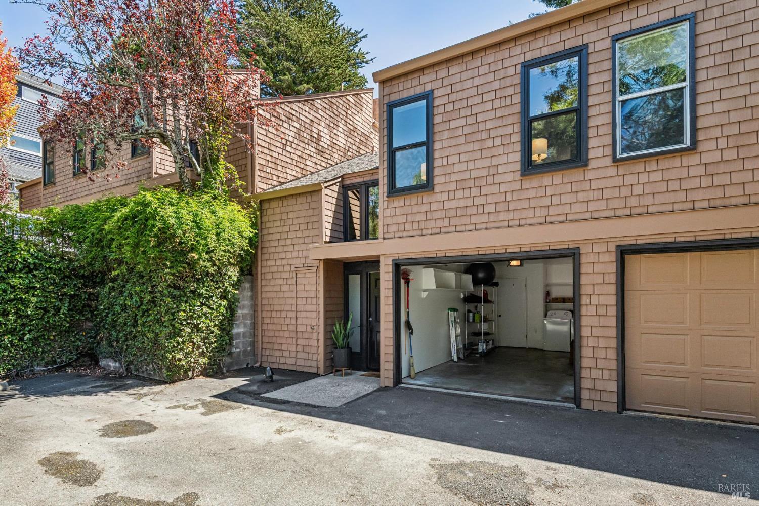 315 Springside Way
