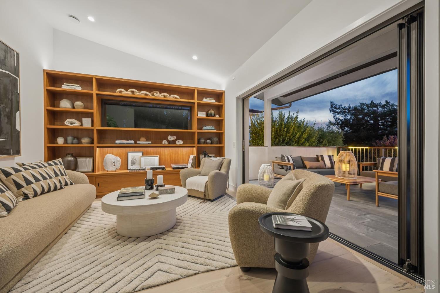 39 Alvarado Avenue
