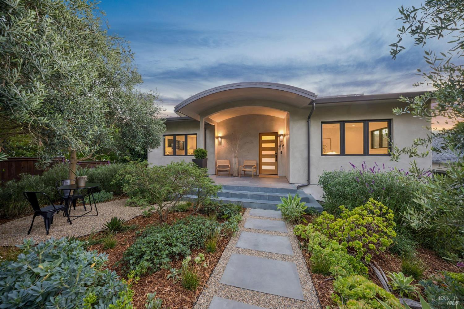 39 Alvarado Avenue