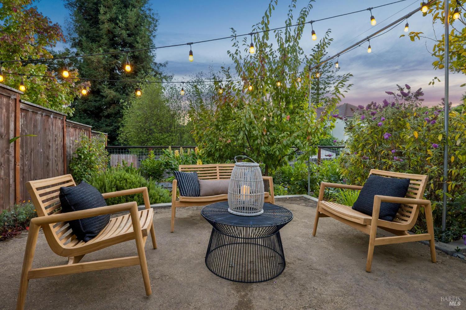 39 Alvarado Avenue