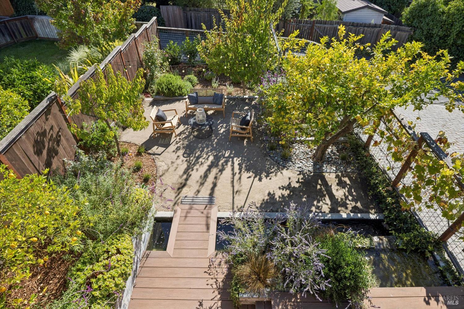 39 Alvarado Avenue
