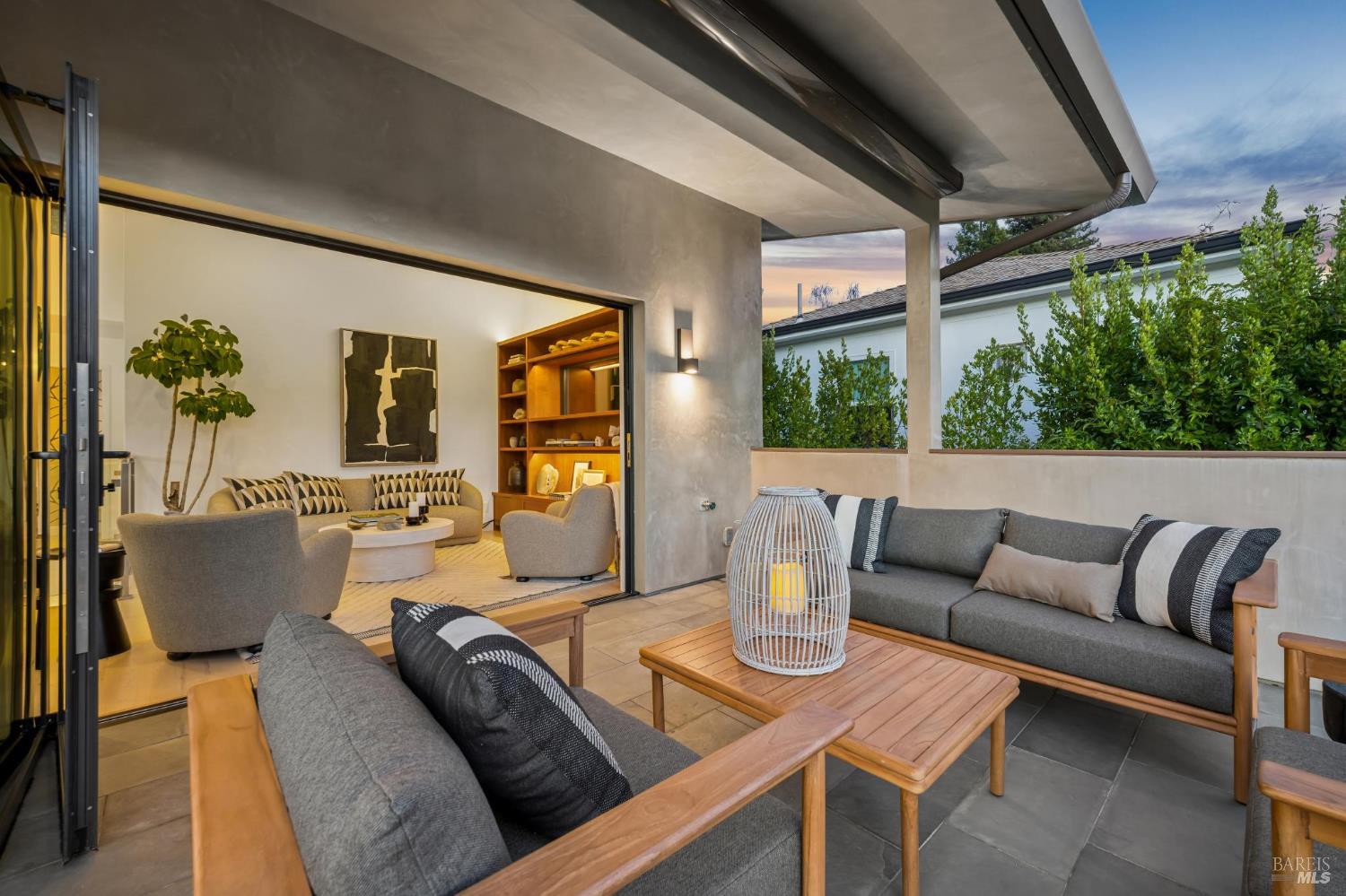 39 Alvarado Avenue