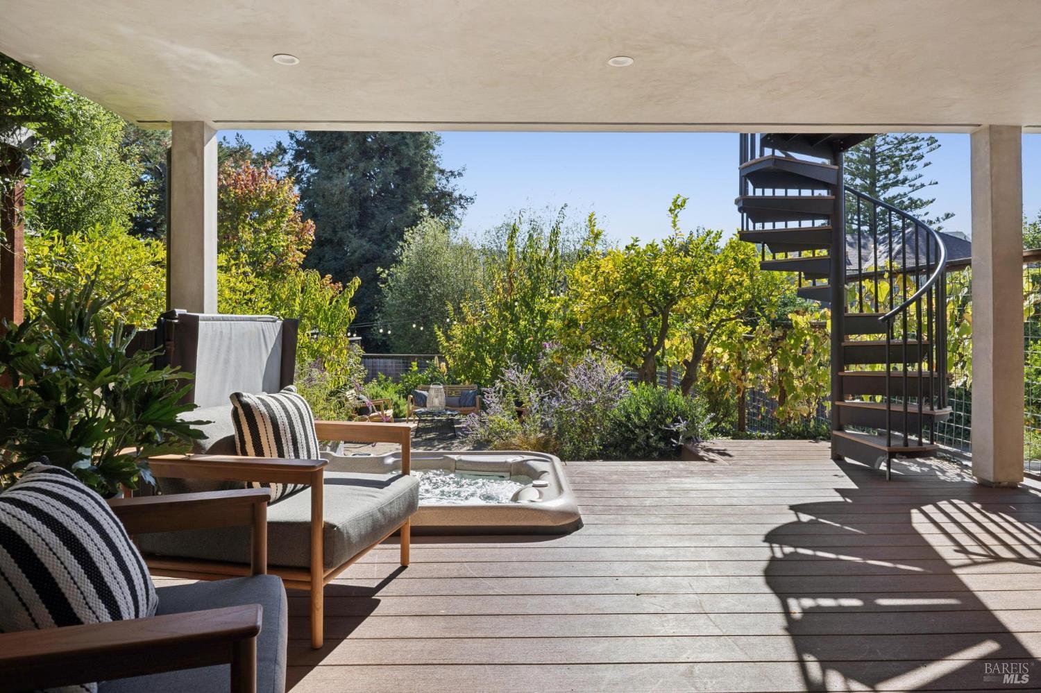 39 Alvarado Avenue