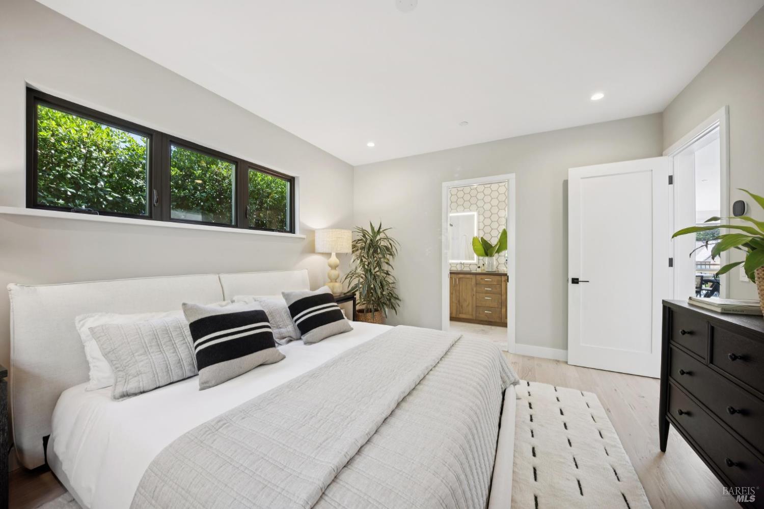 39 Alvarado Avenue