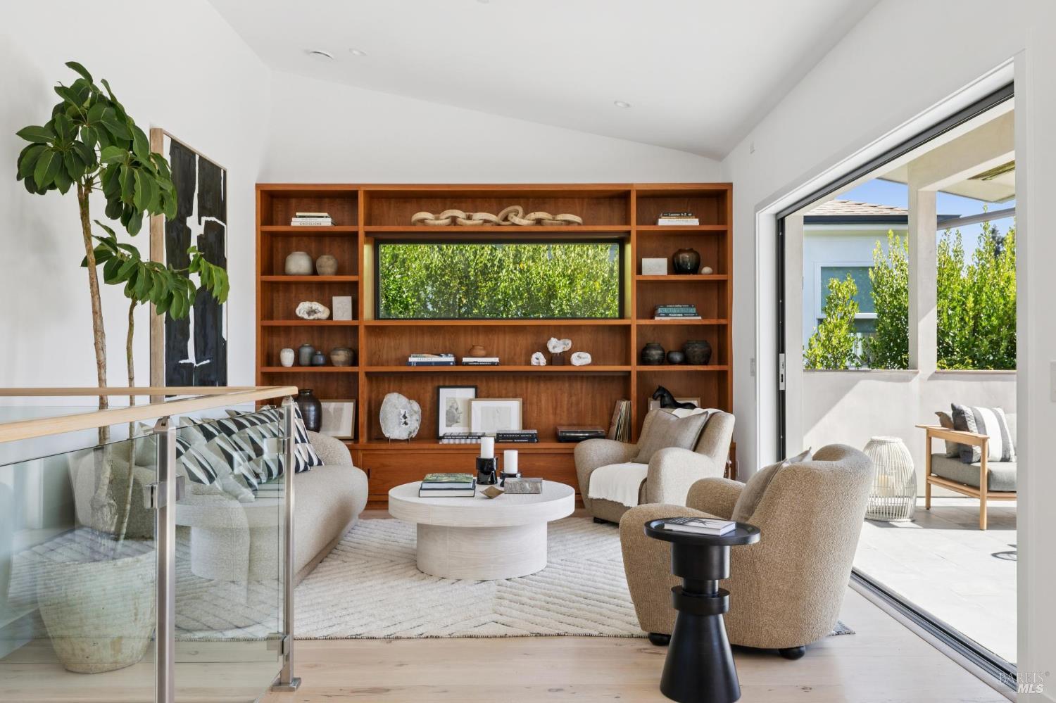 39 Alvarado Avenue
