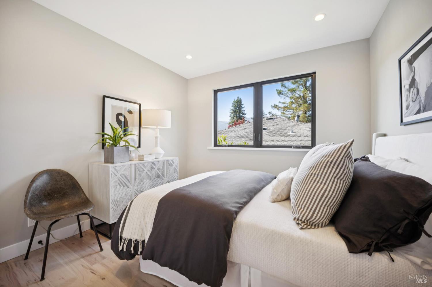 39 Alvarado Avenue
