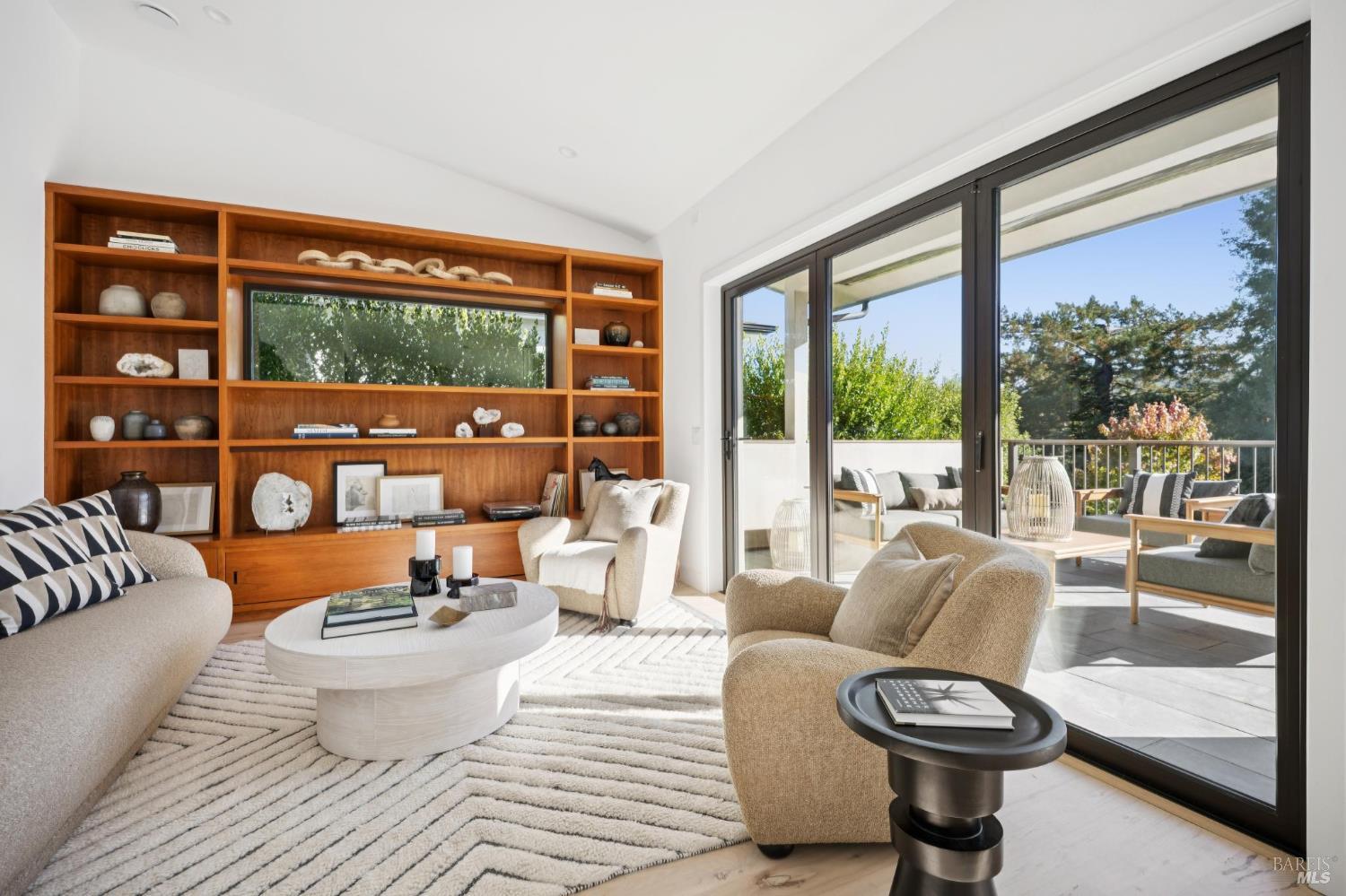 39 Alvarado Avenue