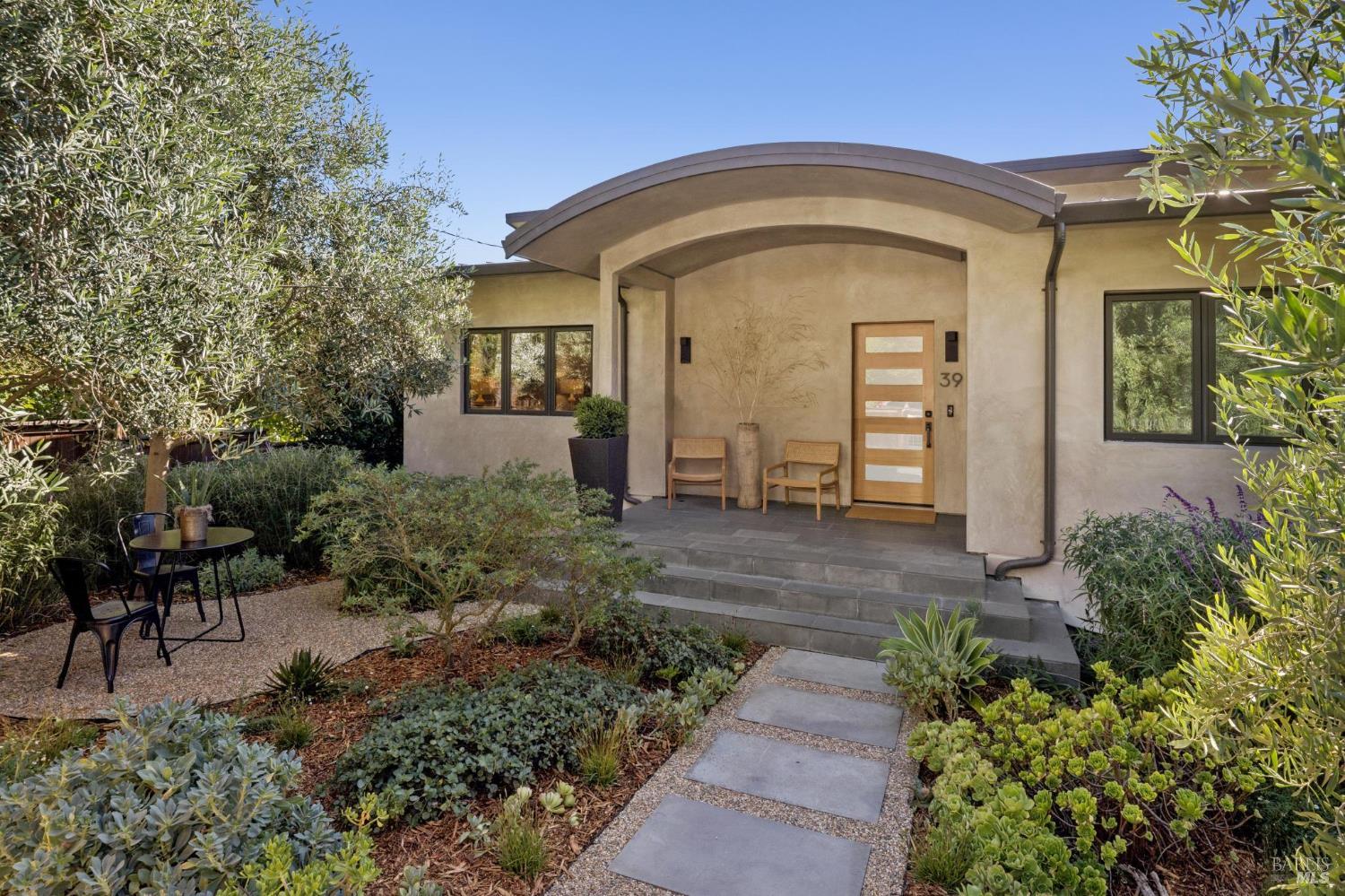 39 Alvarado Avenue