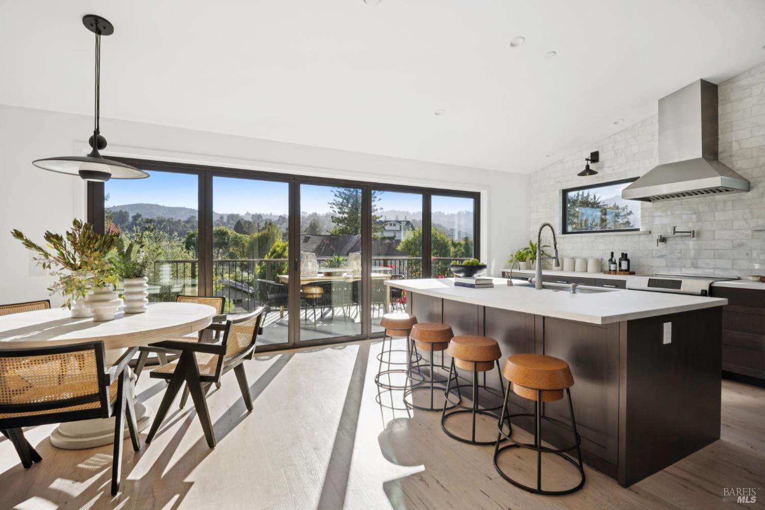 39 Alvarado Avenue