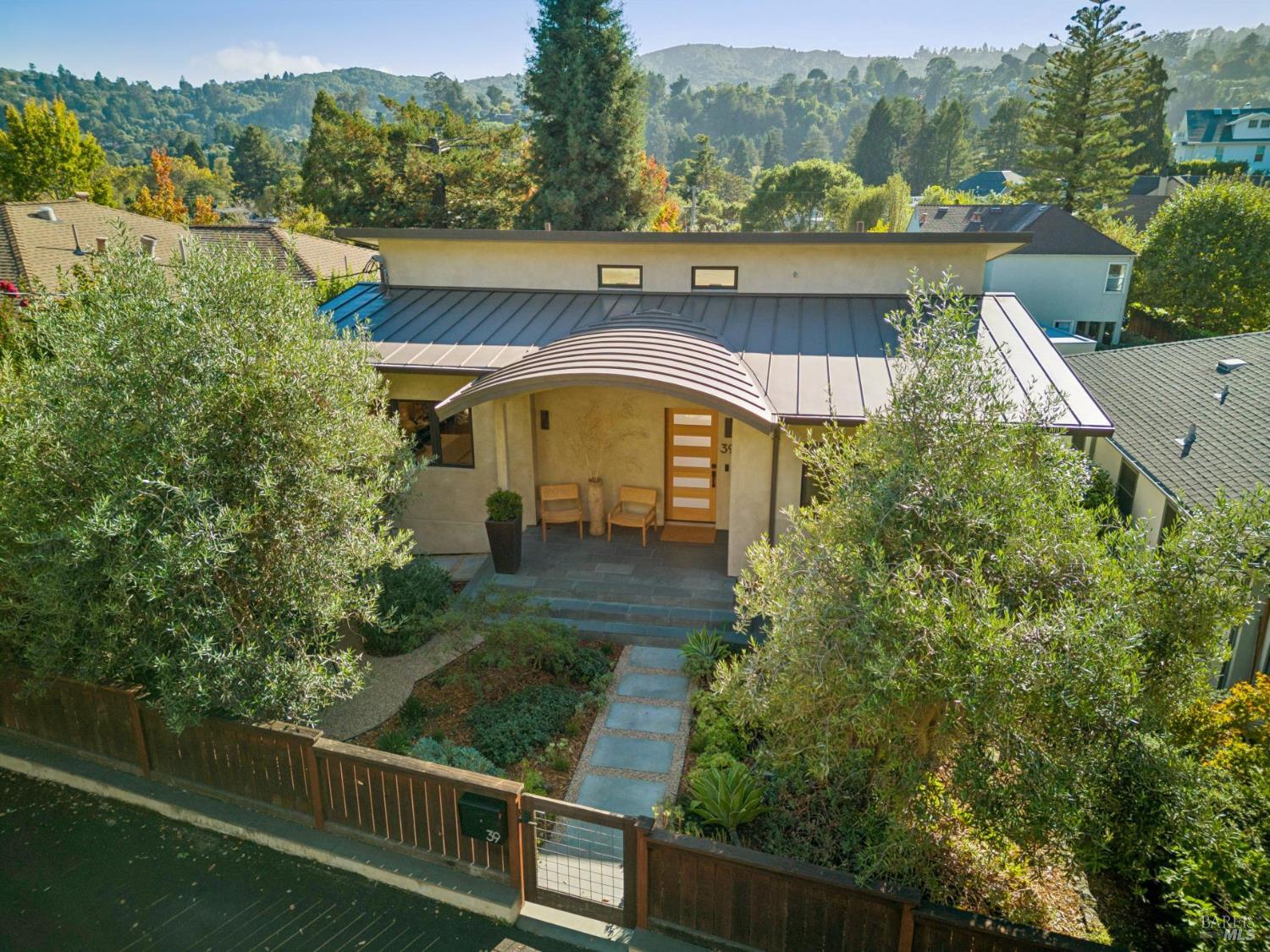 39 Alvarado Avenue