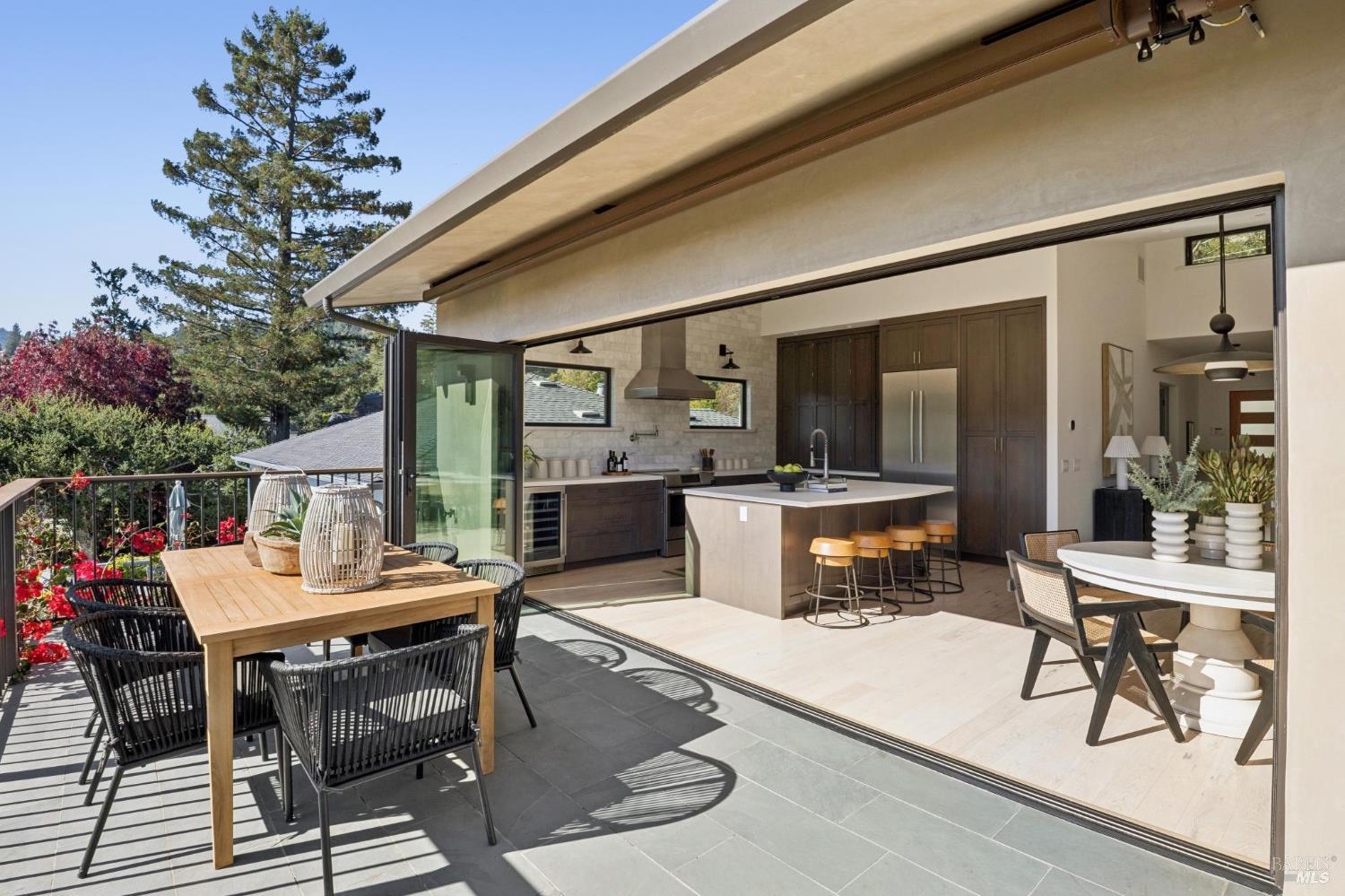 39 Alvarado Avenue