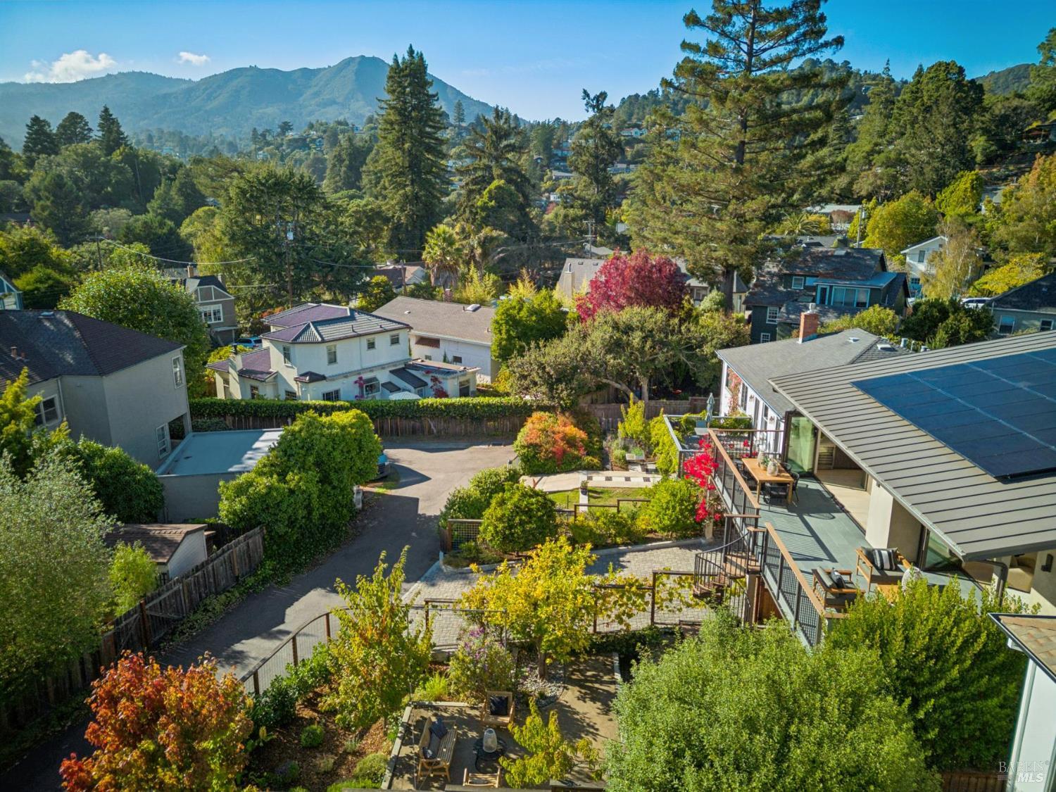 39 Alvarado Avenue