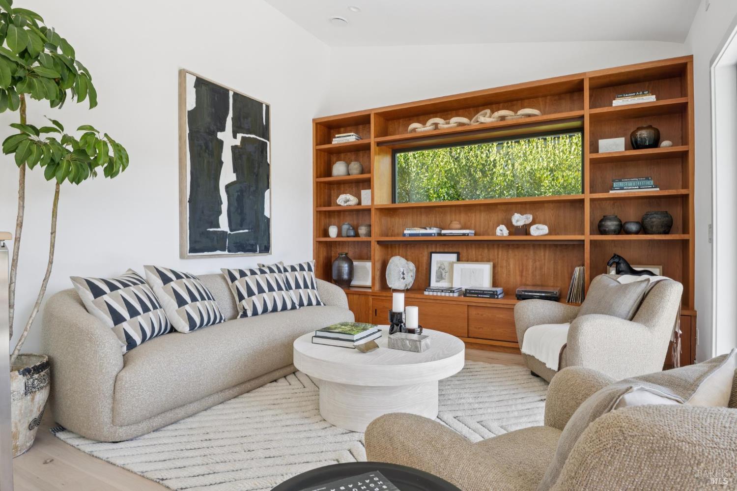 39 Alvarado Avenue