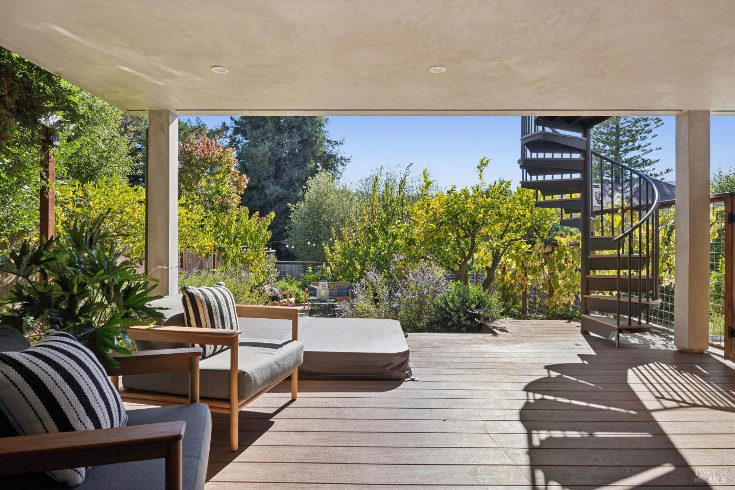 39 Alvarado Avenue