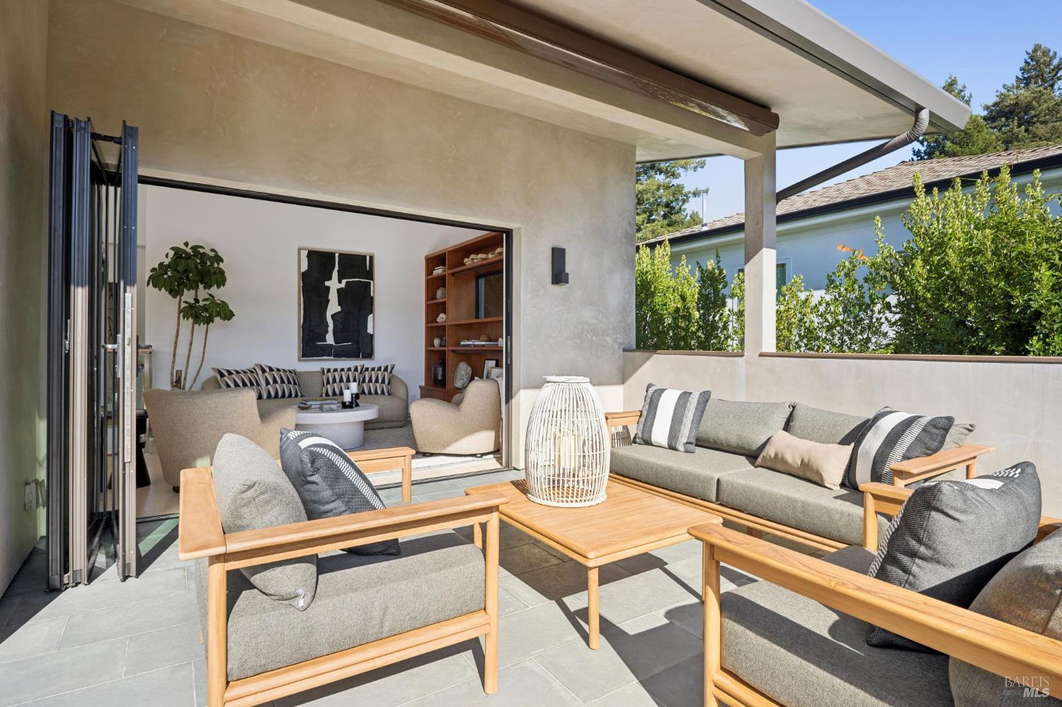 39 Alvarado Avenue