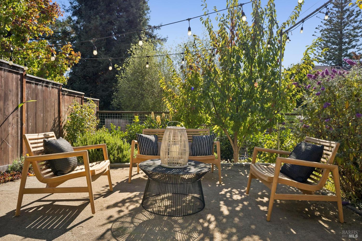 39 Alvarado Avenue